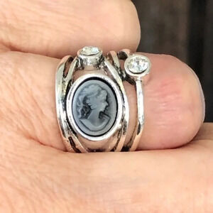 Gray Grey Modern Abstract Cameo Lady Portrait Crystal Silver Ring NWT